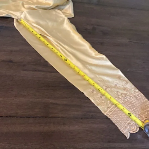 Green and pink kurti with gold pants. - Picture 10 of 12